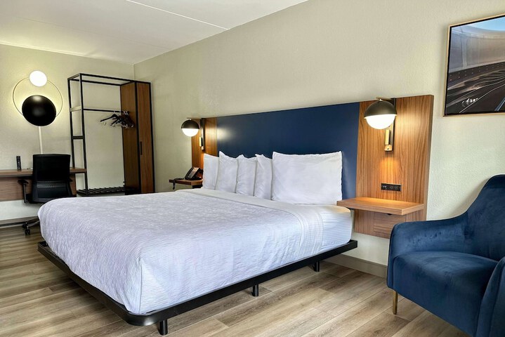 Room 16 of 32