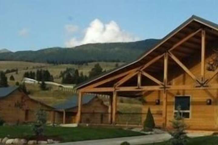 RiverStone Family Lodge