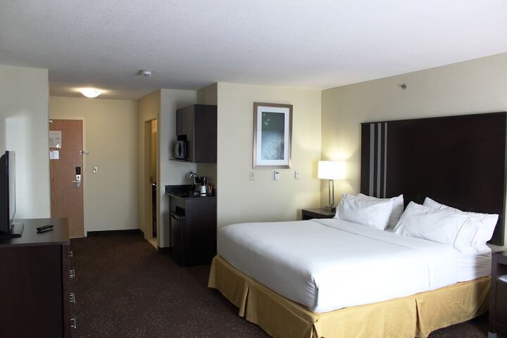 Room 16 of 36