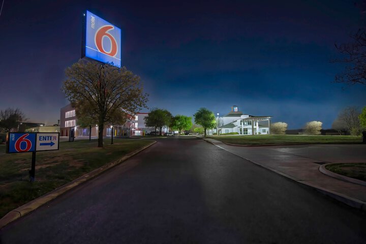 Hotel 6 of 58