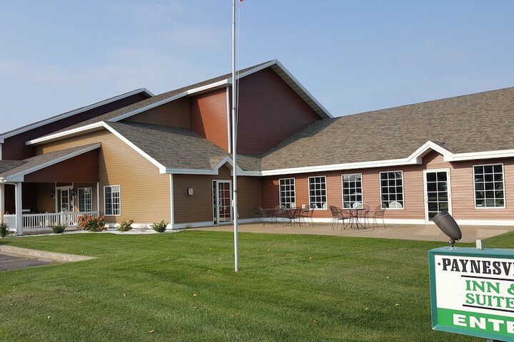 Paynesville Inn & Suites