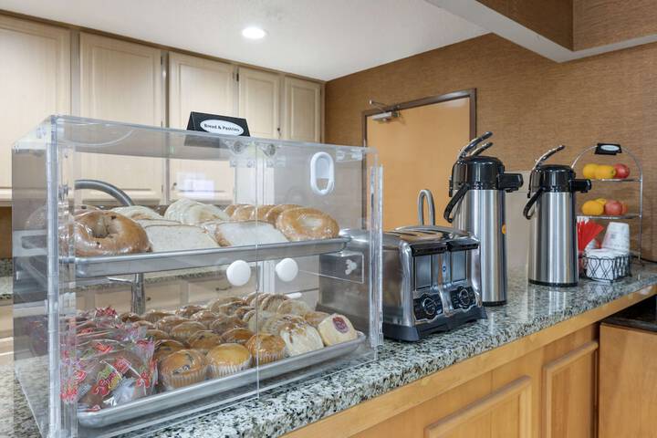 Breakfast/Coffee Service 38 of 42