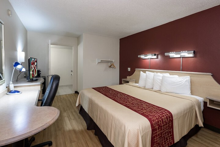 Room 14 of 28
