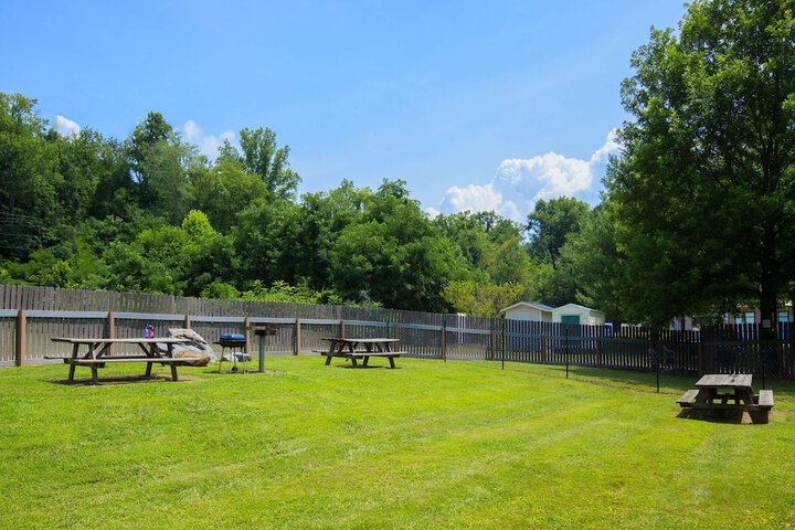 Microtel Inn & Suites by Wyndham Cherokee