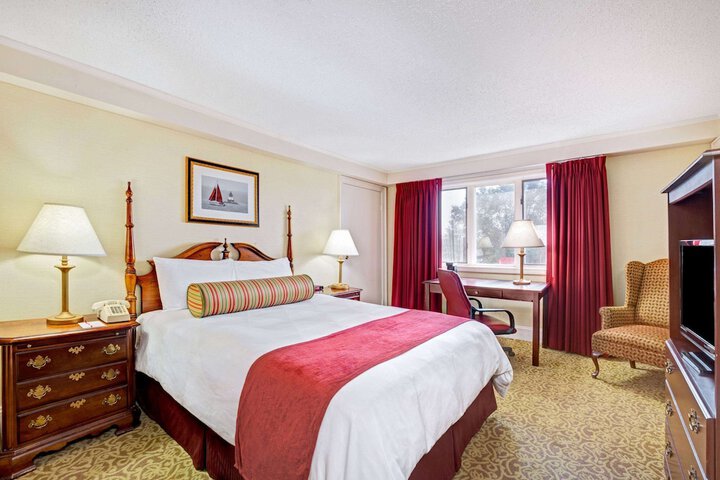 Ramada by Wyndham Seekonk Providence Area