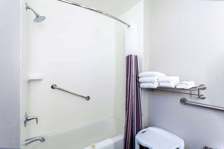 La Quinta Inn & Suites by Wyndham Port Orange / Daytona