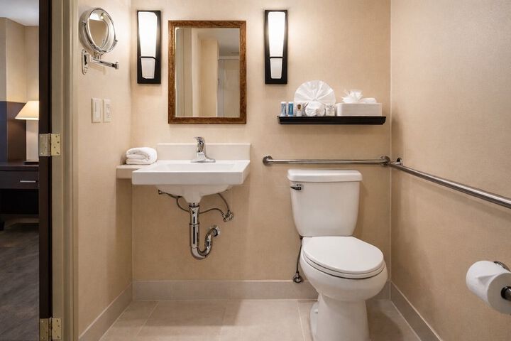 The Buena Park Grand Hotel & Suites