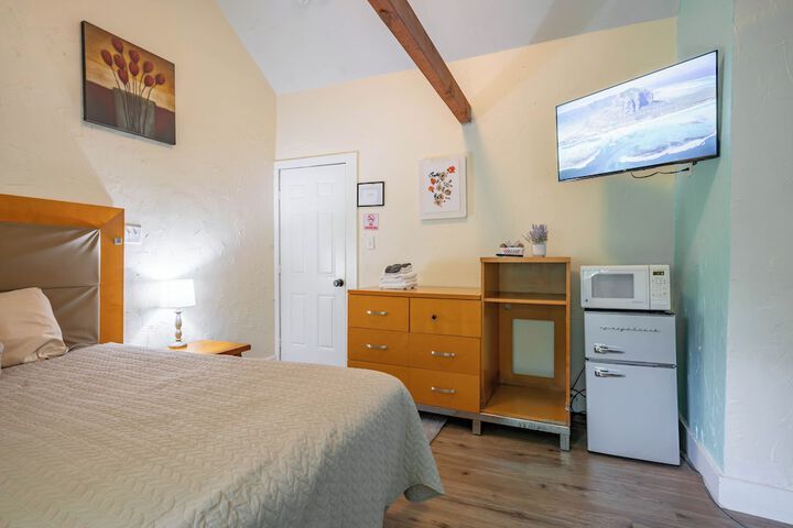 Jonathan Edwards Motel
