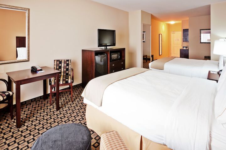 Holiday Inn Express Hotel & Suites Clovis by IHG