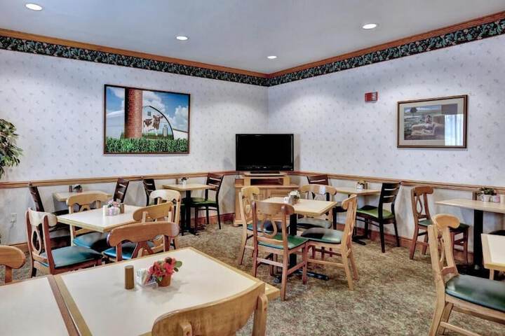 Lancaster Inn and Suites