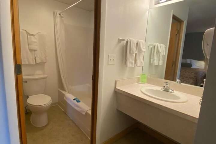 Room 42 of 79