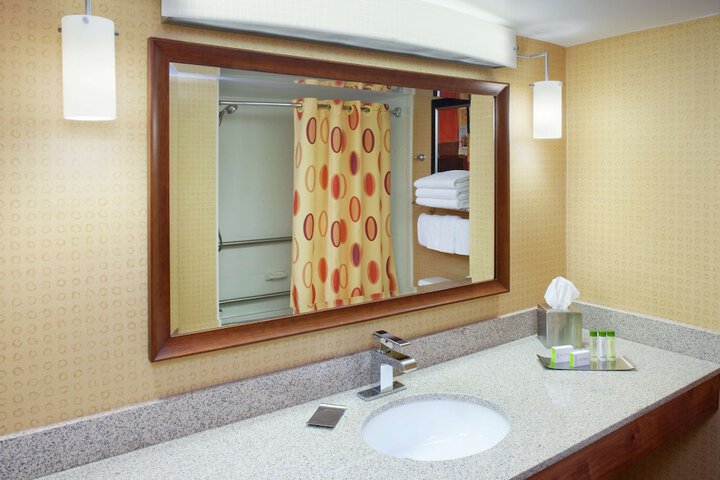 Room 20 of 40