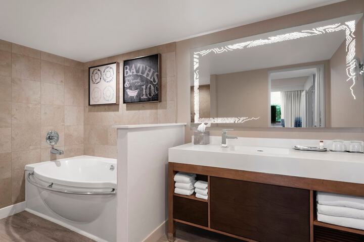 Renaissance Newport Beach Hotel
