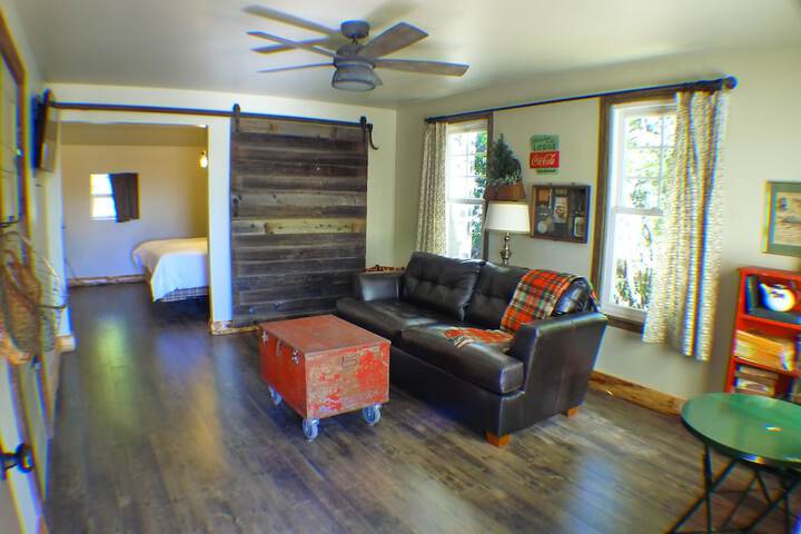 Room 122 of 191