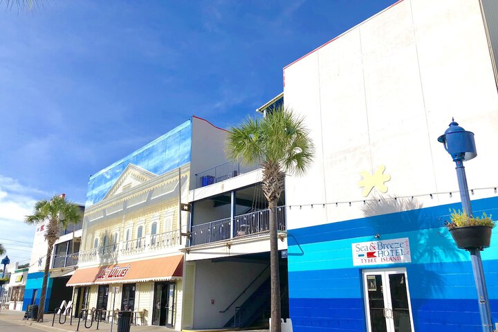 Sea & Breeze Hotel And Condo