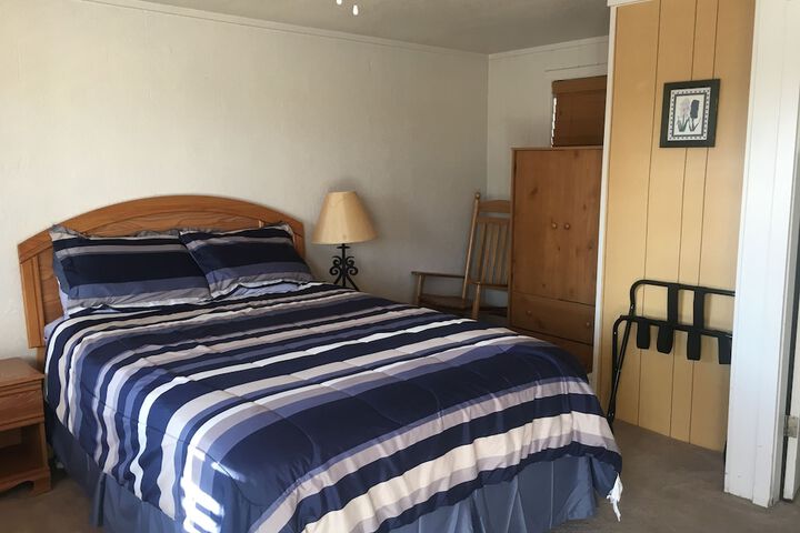 Room 5 of 11