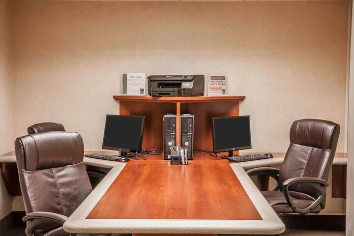 Business Center 51 of 55