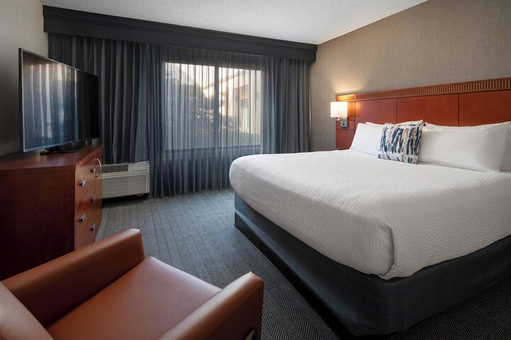 Room 14 of 37