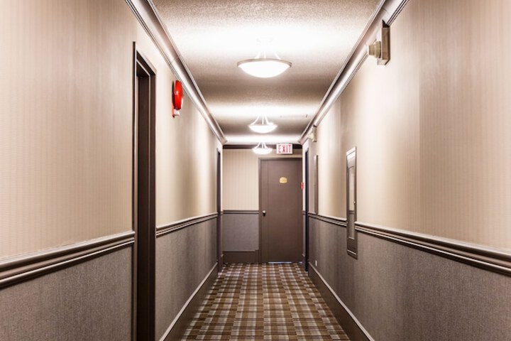 Ballroom/Hall 37 of 47