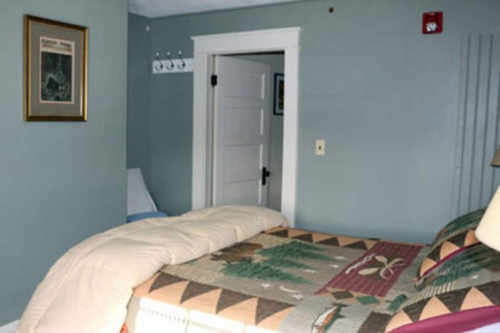 Room 11 of 17