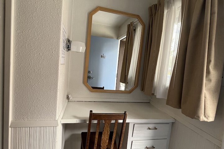 Room 99 of 133