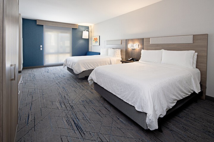 Holiday Inn Express & Suites Valencia - Santa Clarita by IHG