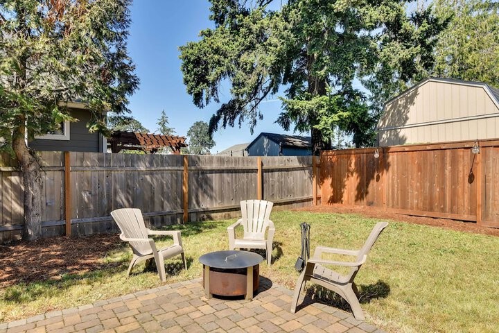 Charming Portland Home Walk to Light Rail!