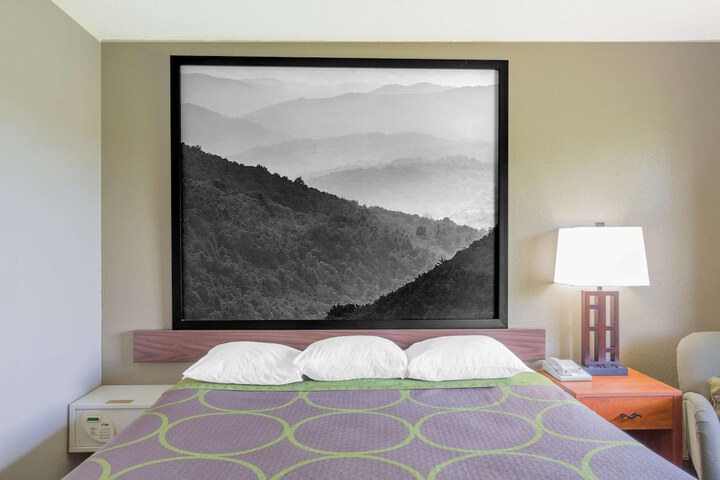Room 37 of 47