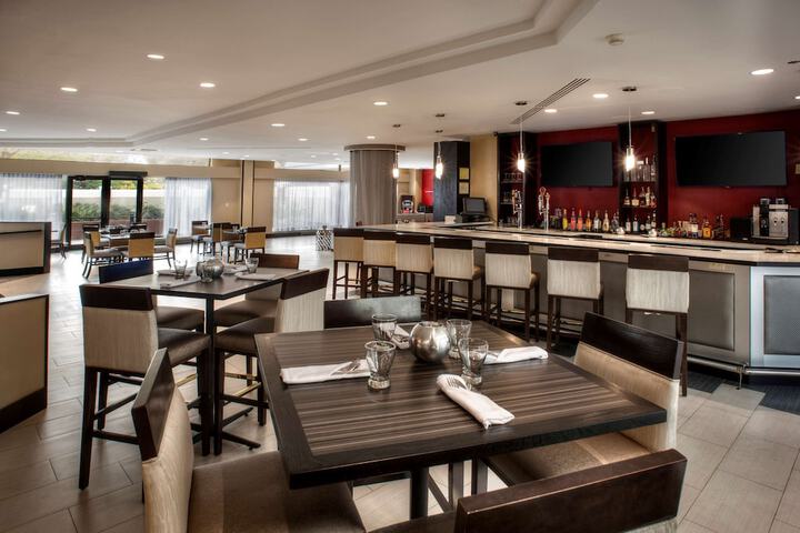 Dining 14 of 15