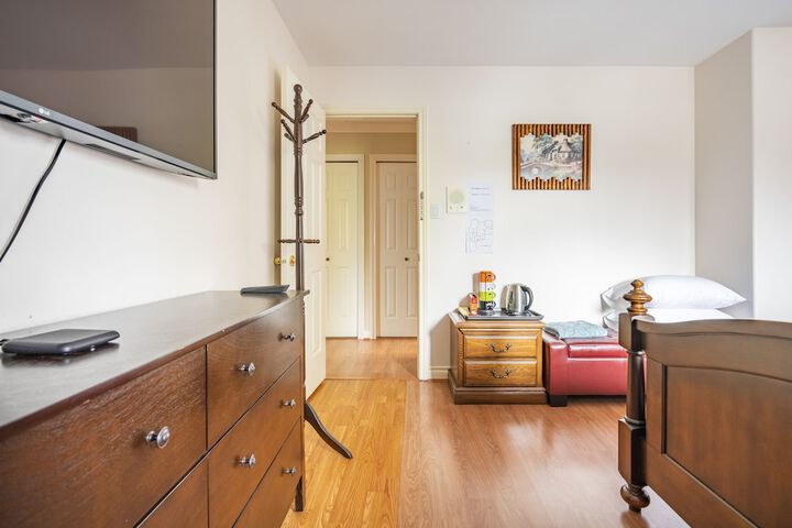 Room 9 of 30