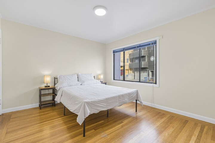 3 BD 2 Bath House Walkable To Bart, Free Parking, Views
