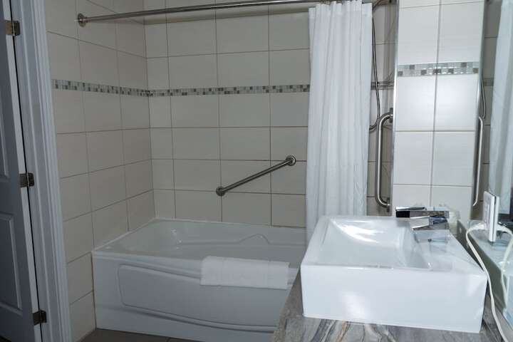Room 10 of 48