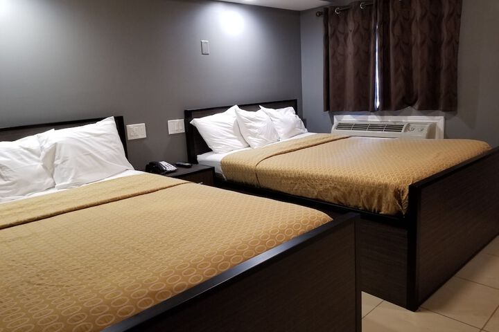 Room 10 of 24