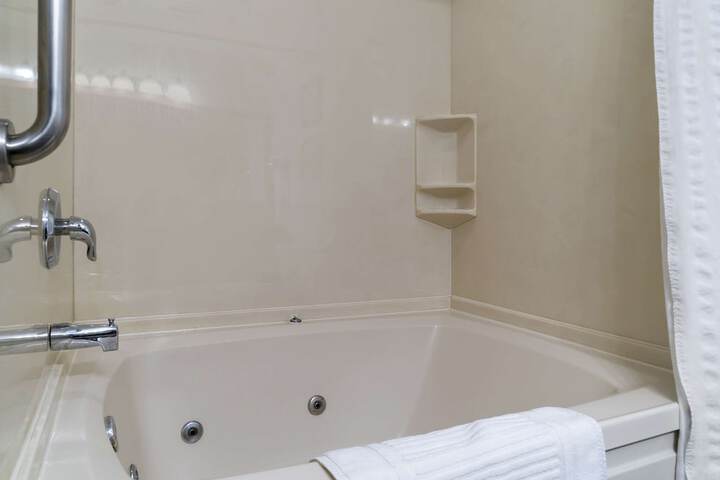 Room 21 of 36