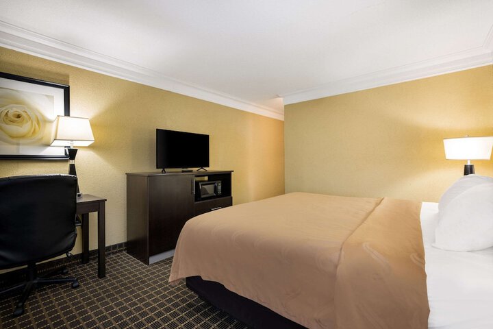 Room 27 of 89