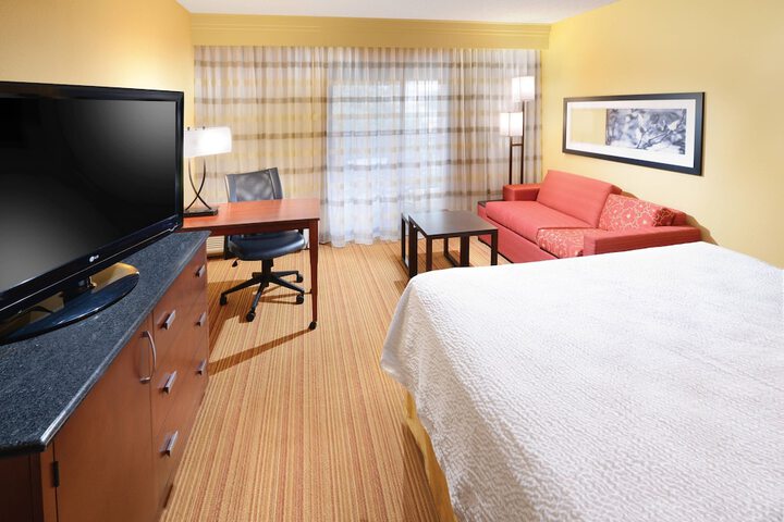 Room 8 of 30
