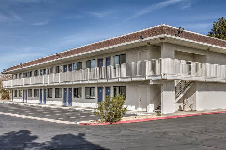 Motel 6 Mojave CA