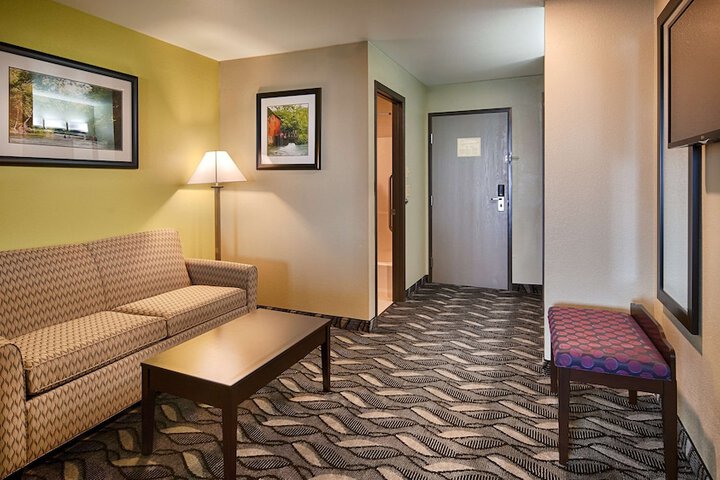 Room 12 of 27