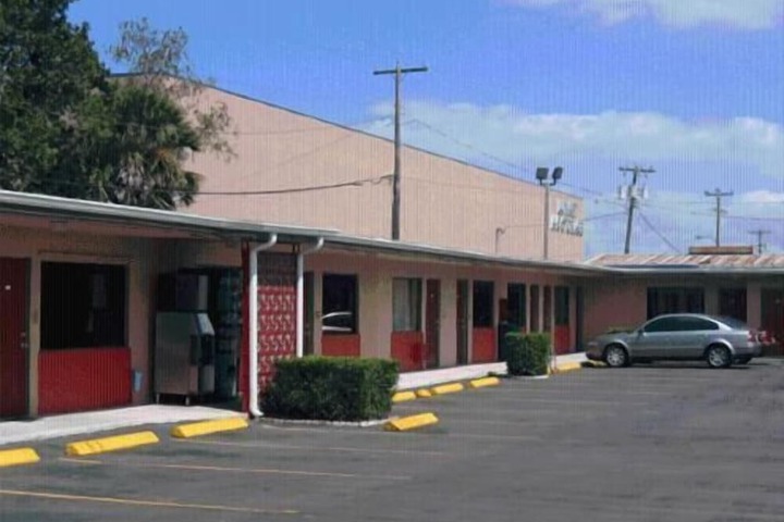 Plaza Travel Inn