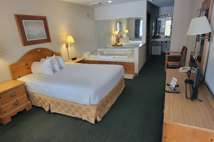 Room 25 of 33