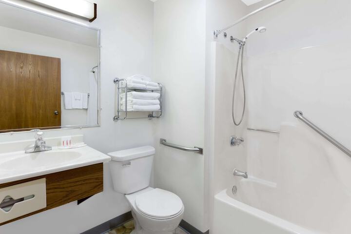 Room 20 of 28