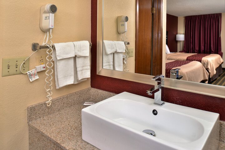 Red Roof Inn Cartersville–Emerson / LakePoint North