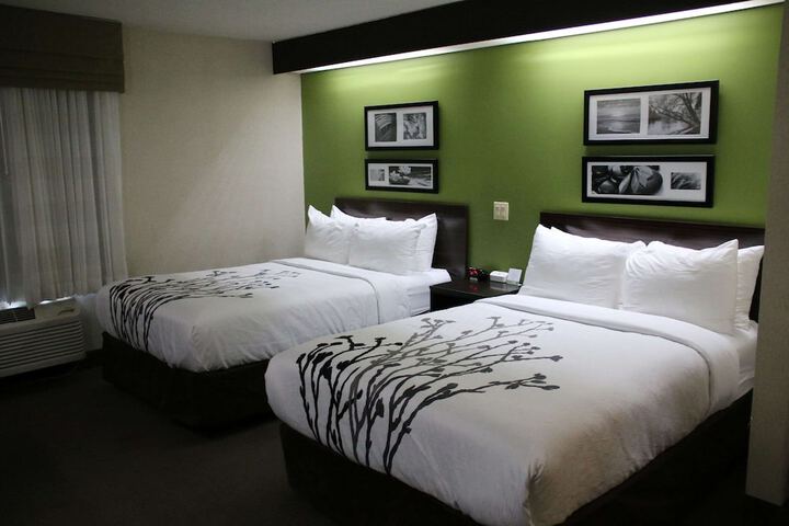 Room 25 of 49