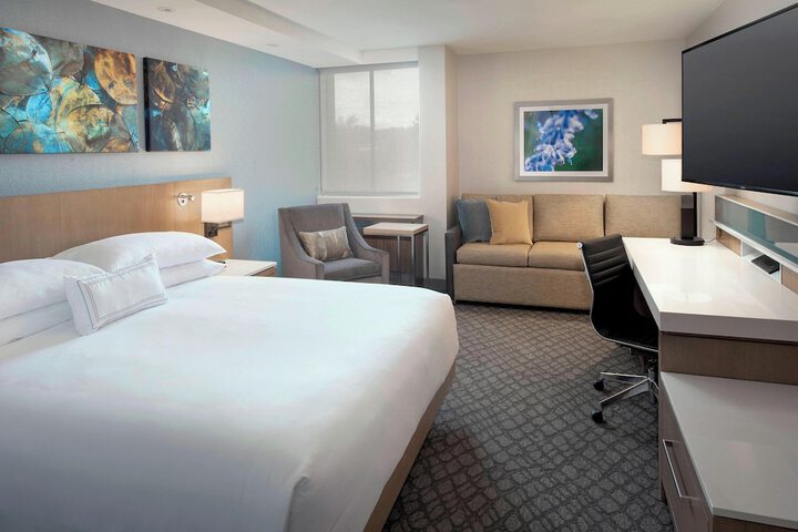 Delta Hotels by Marriott Seattle Everett