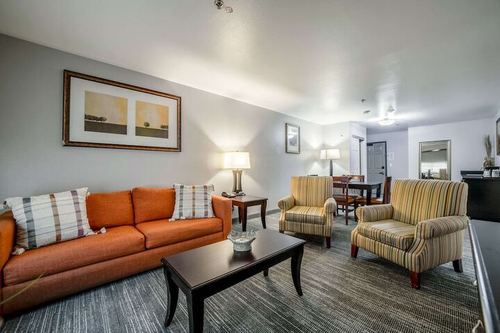 Room 27 of 104
