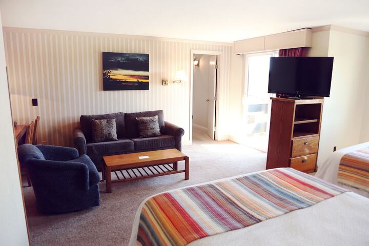 Coachman Inn & Suites