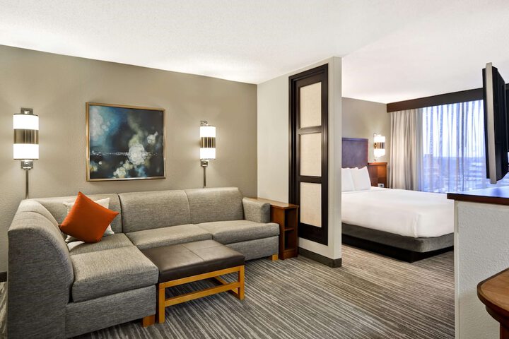 Room 13 of 31