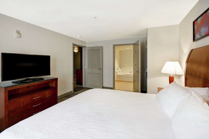 Room 9 of 48