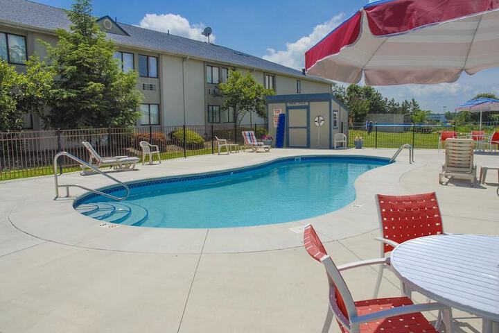 Pool 6 of 43