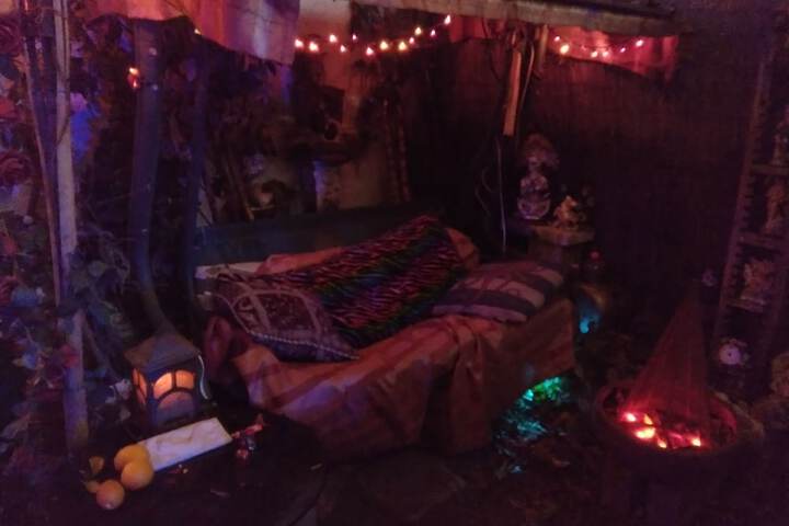Room 21 of 47